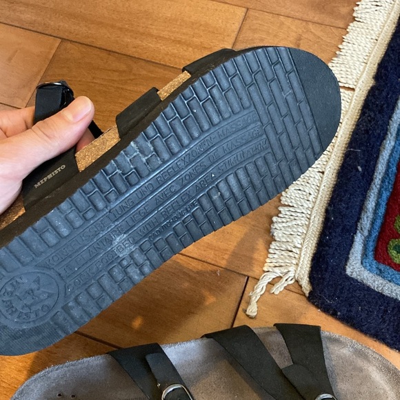 Mephisto sandals. Worn once. In great condition.Cork soles, very comfortable. - Picture 2 of 2